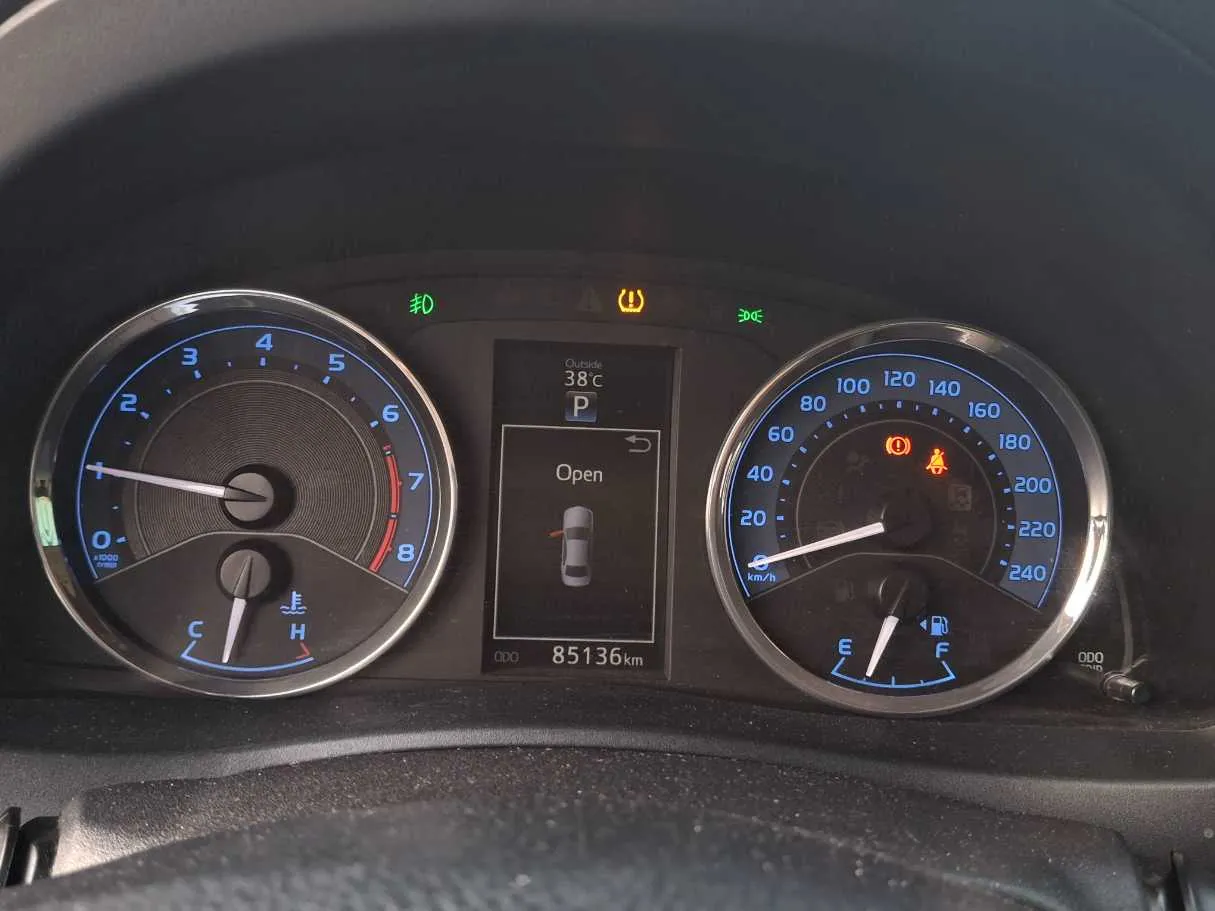 Car image 17