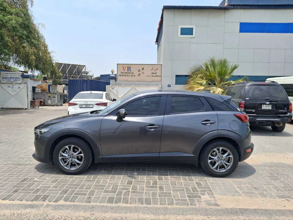Car image 8