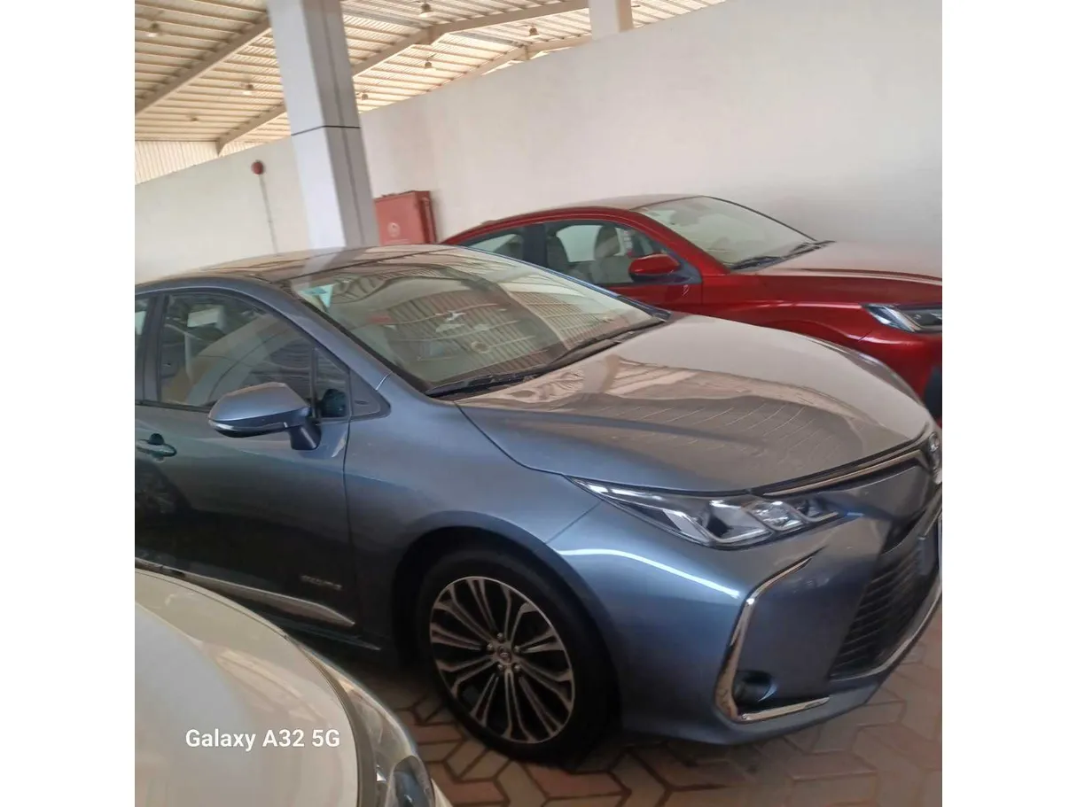 Car image 4
