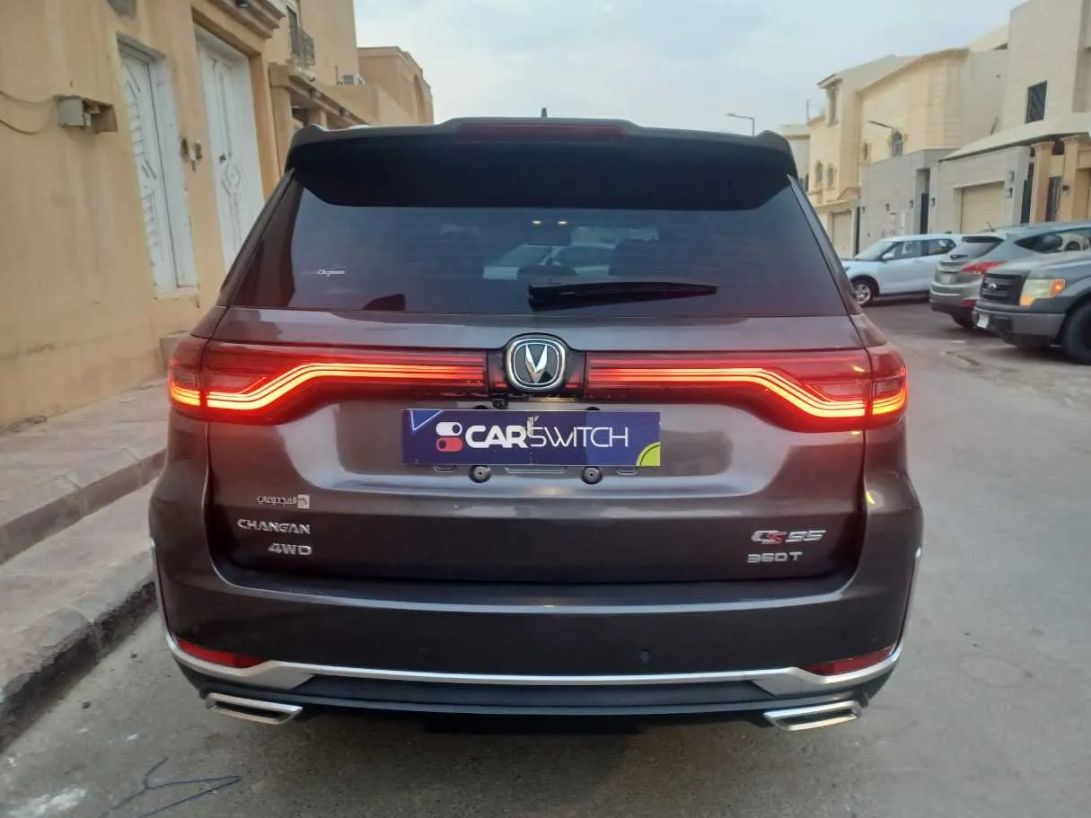 Car image 6