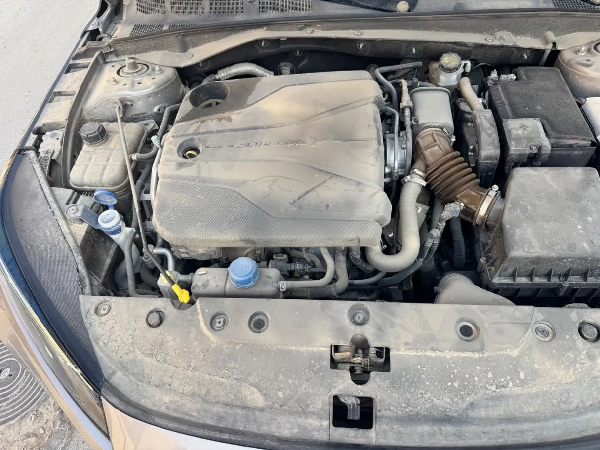 Car image 21