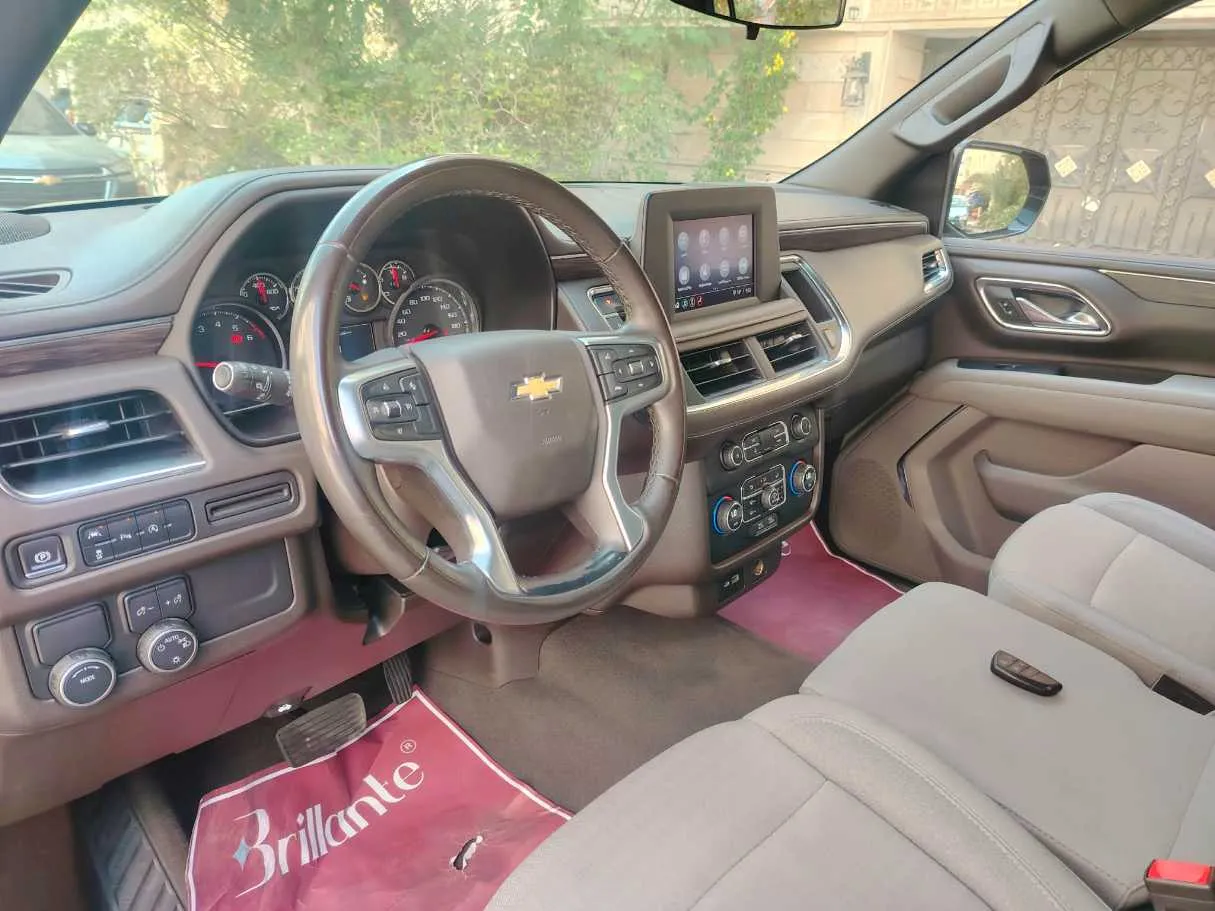 Car image 13