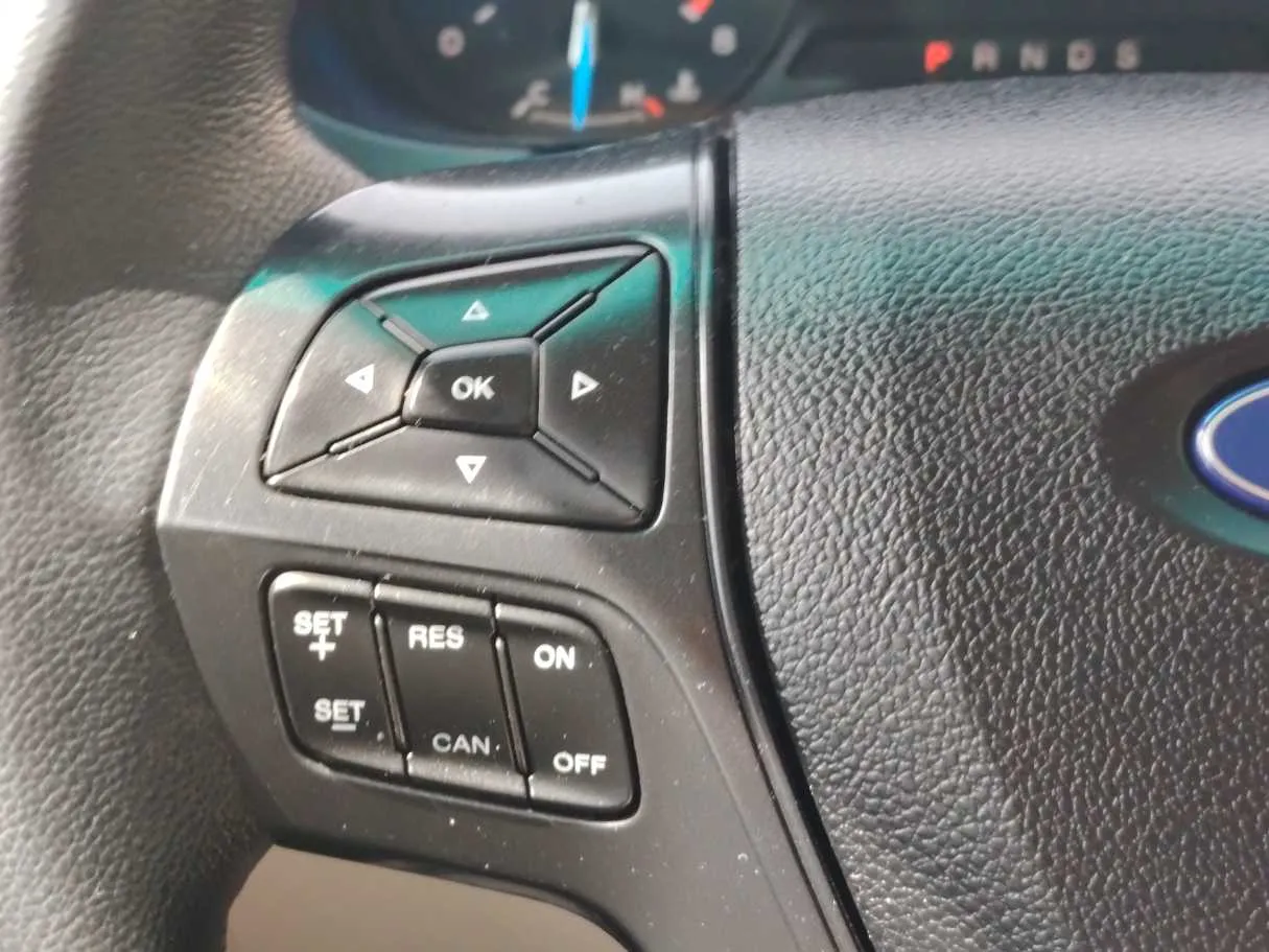 Car image 32