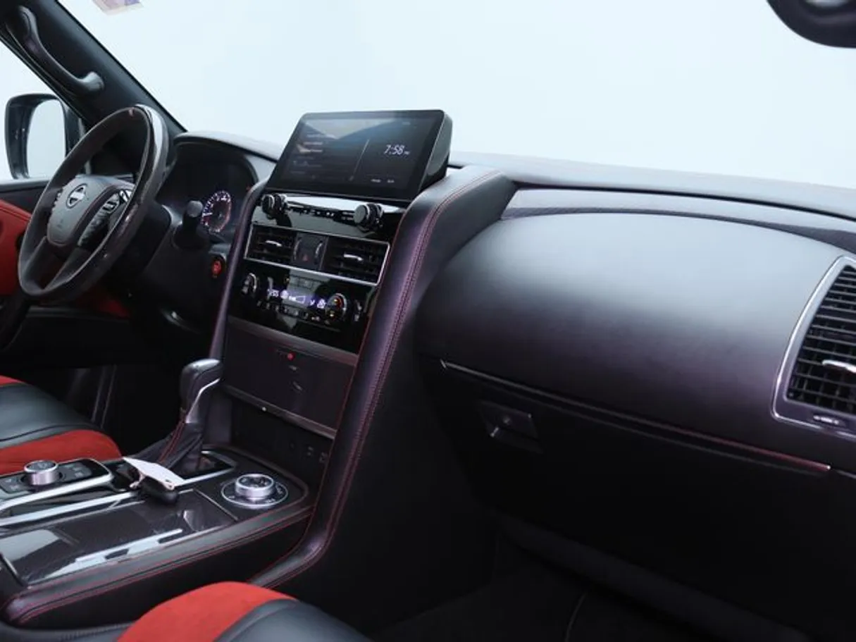 Car image 10