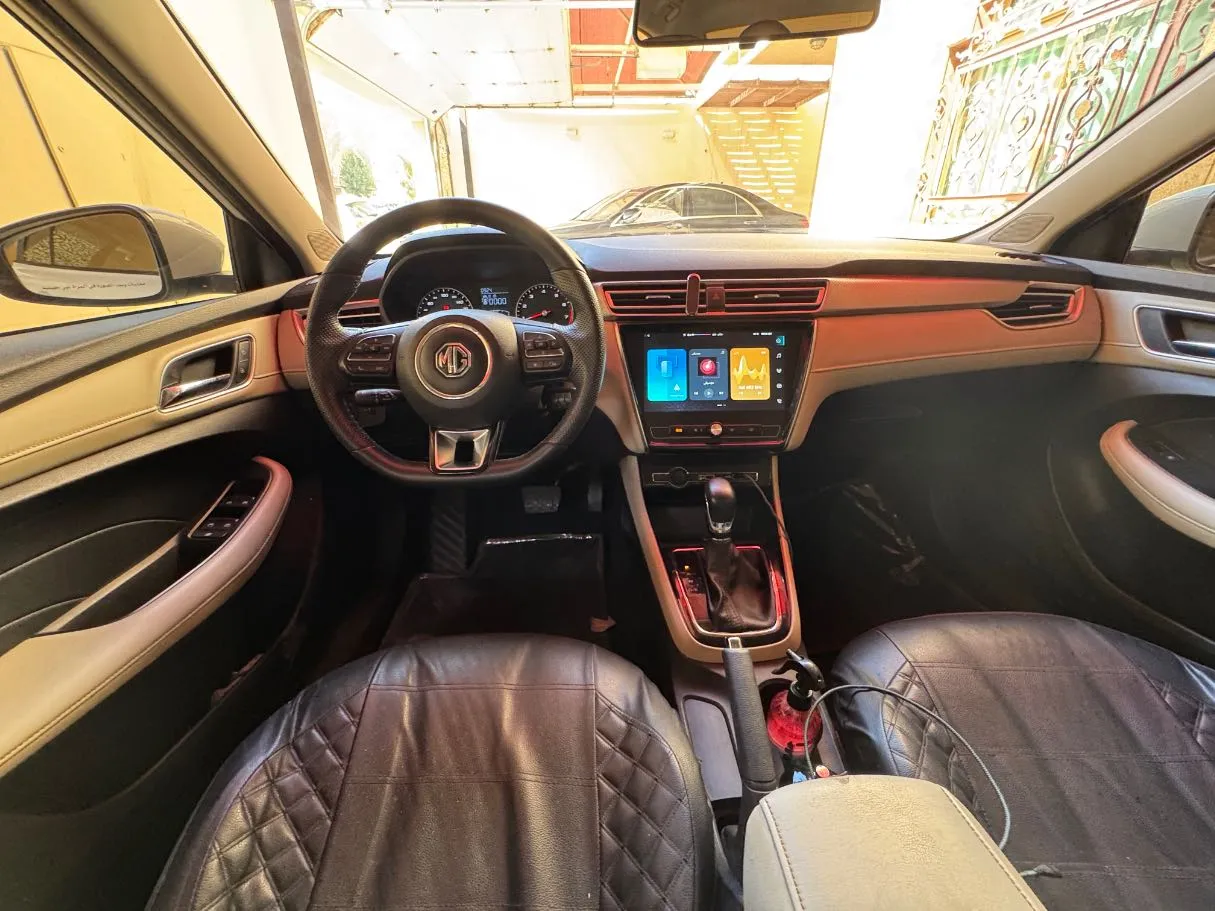 Car image 15