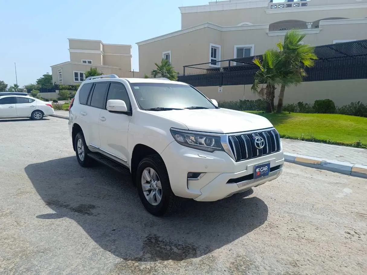 Car image 3