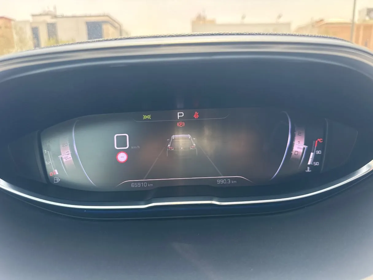 Car image 18