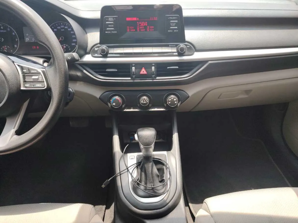Car image 17