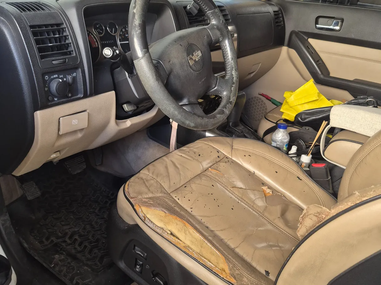 Car image 12