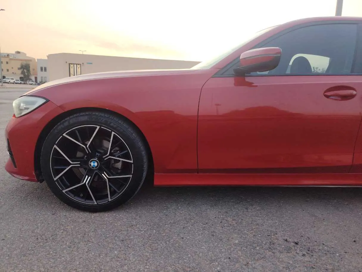 Car image 9