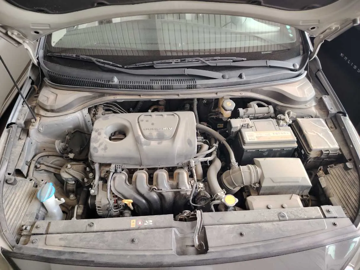 Car image 25