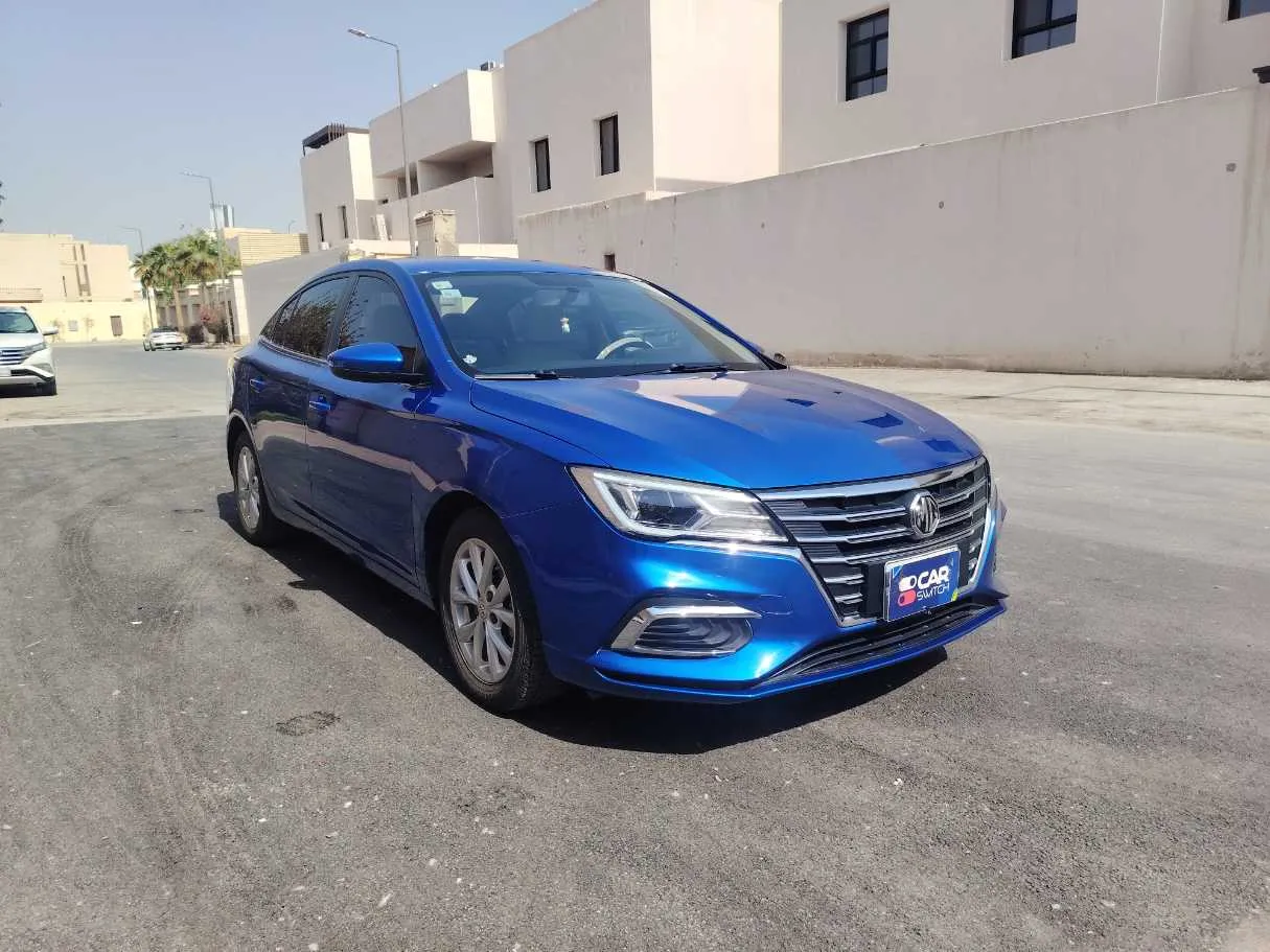 Car image 3