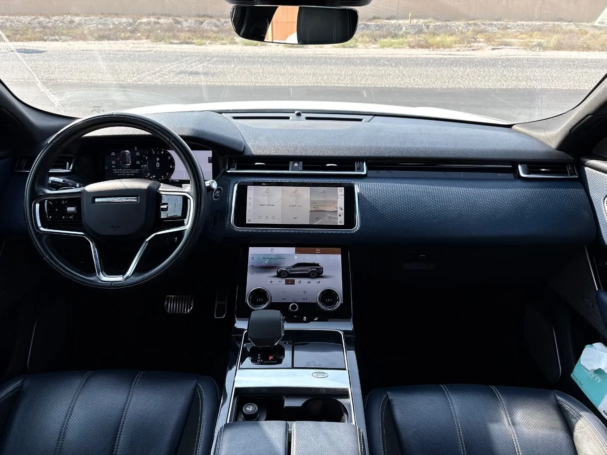 Car image 18