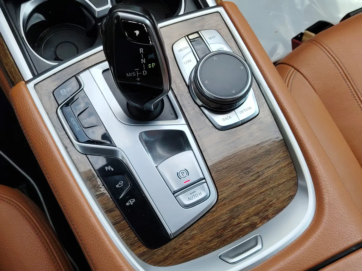 Car image 21