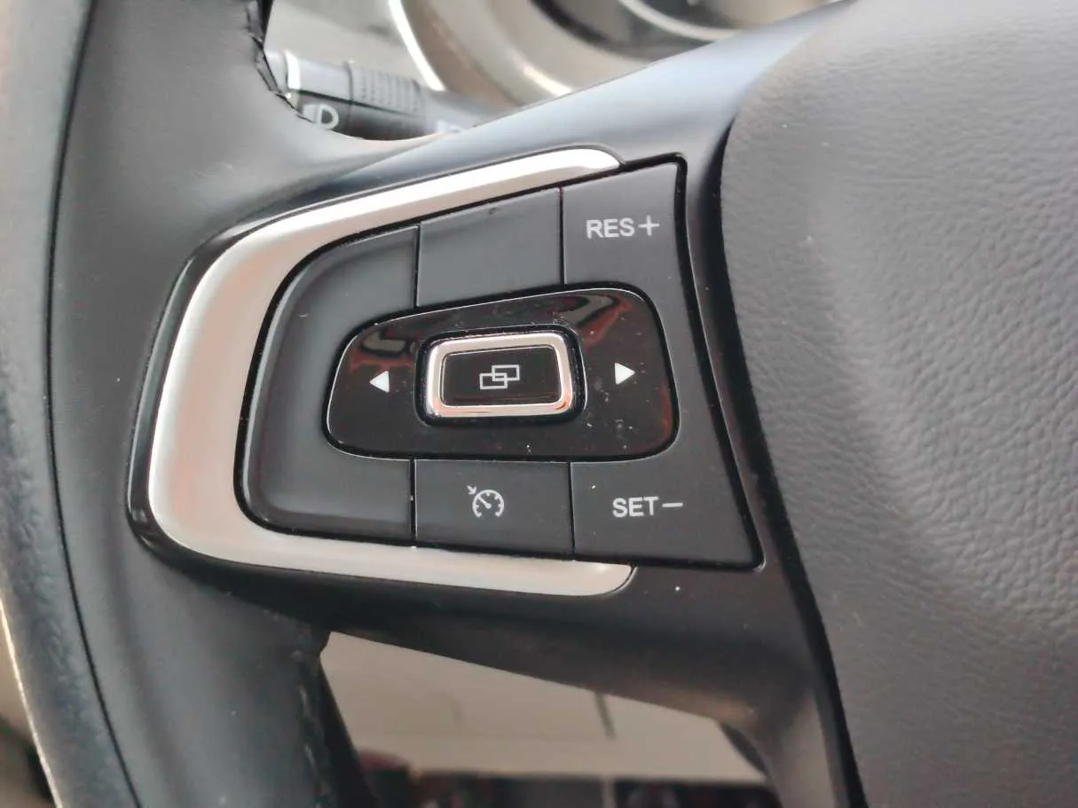 Car image 24