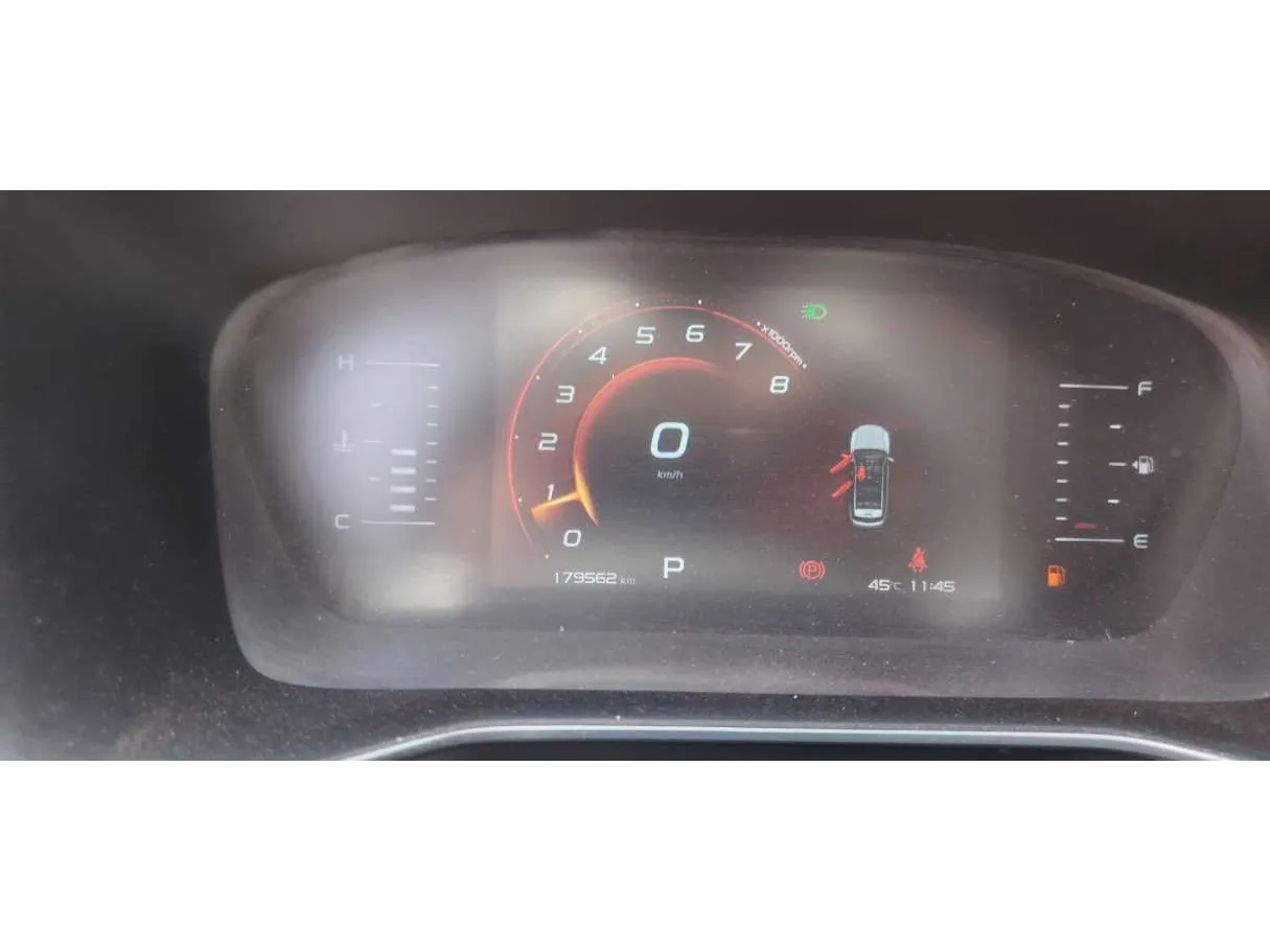 Car image 17