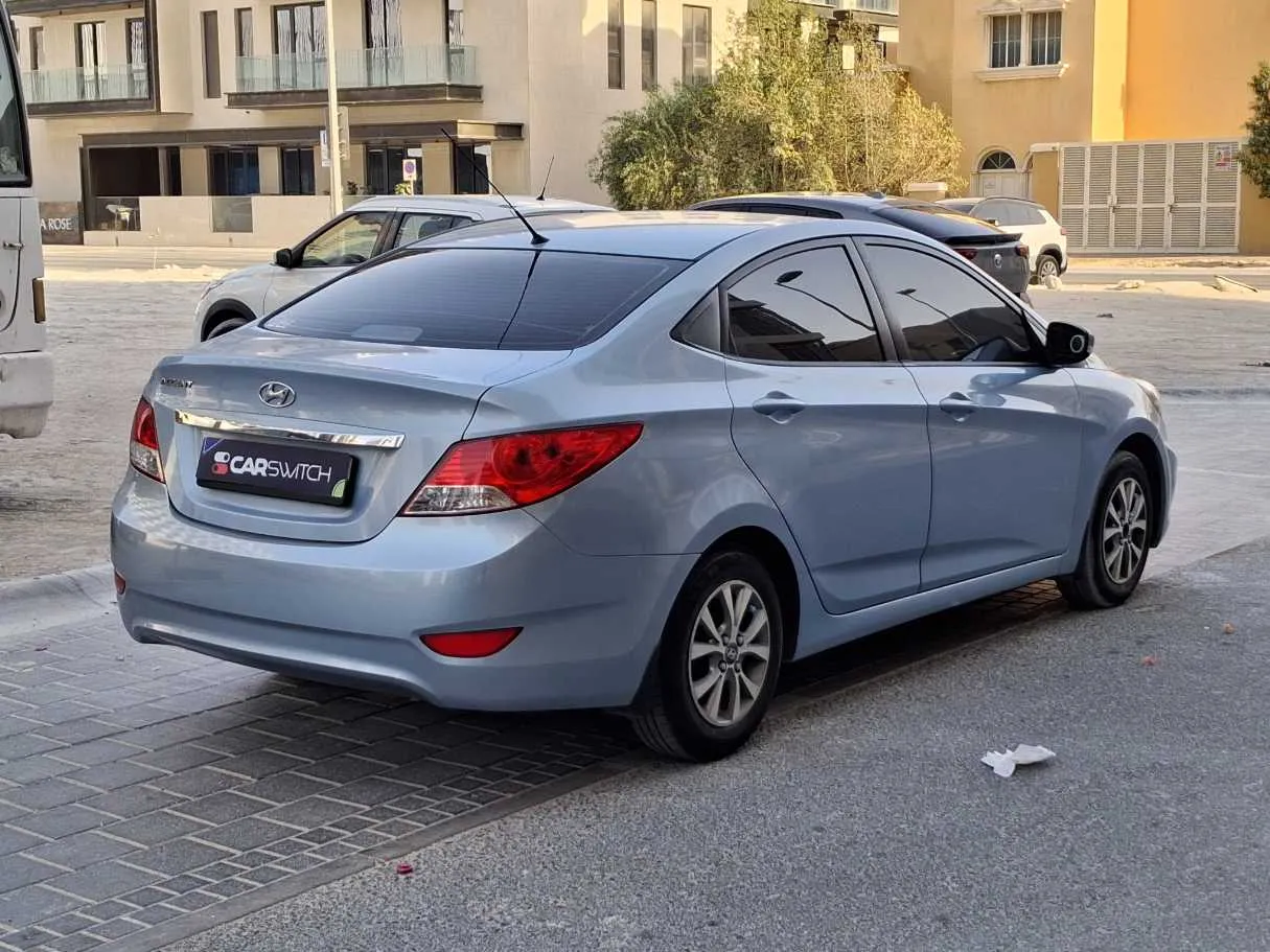 Car image 5