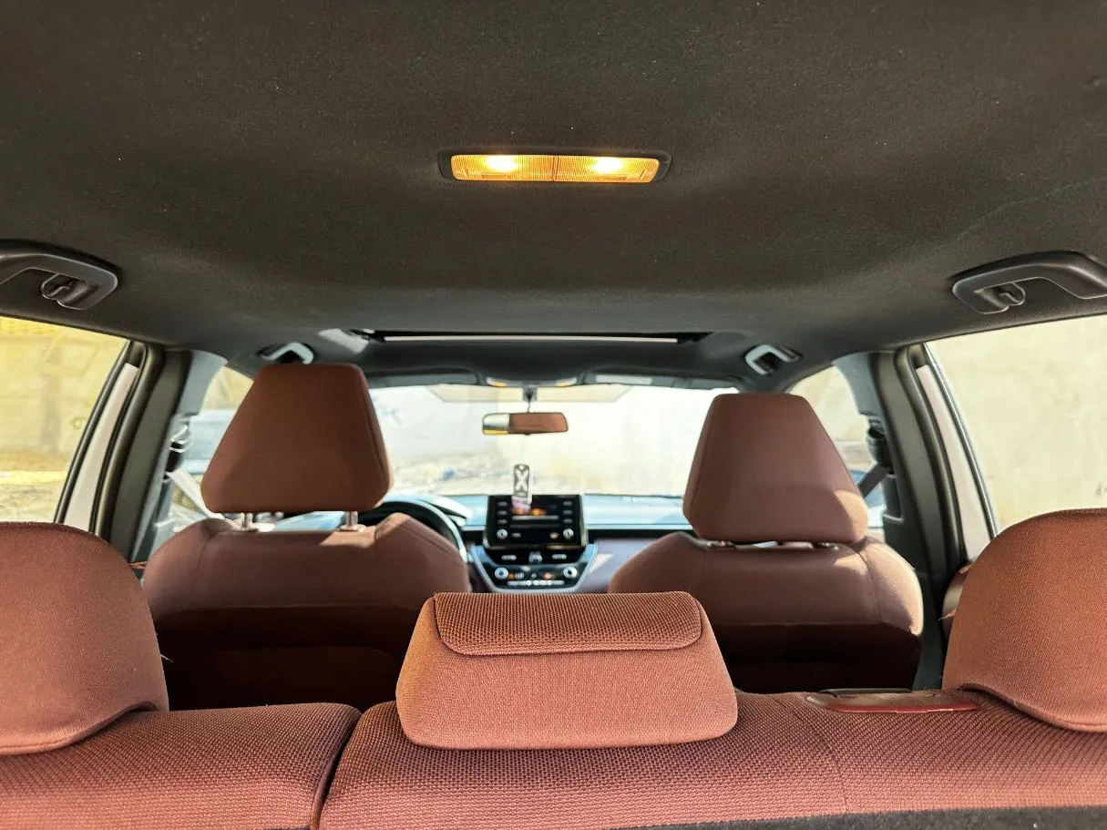 Car image 25