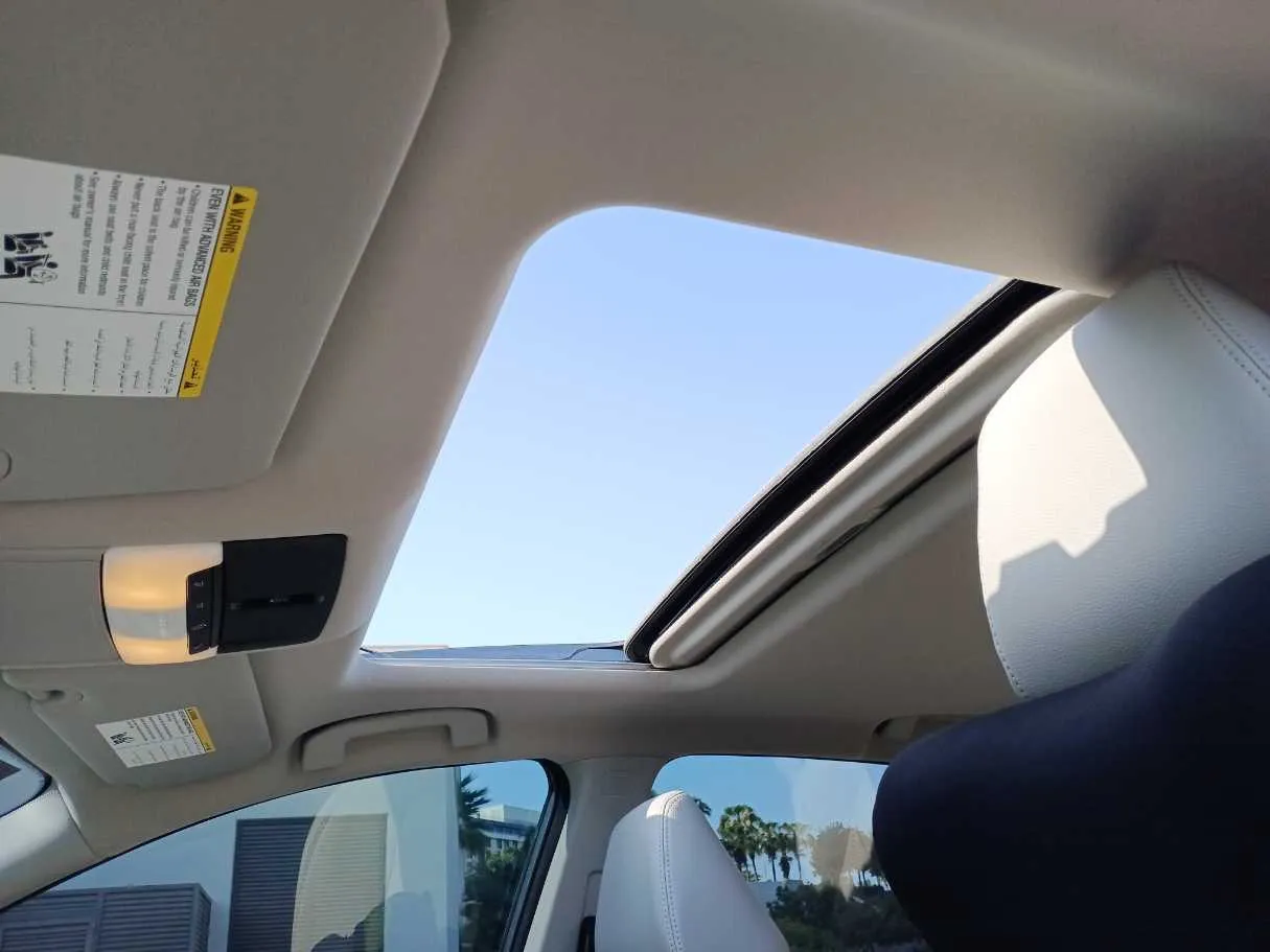 Car image 23