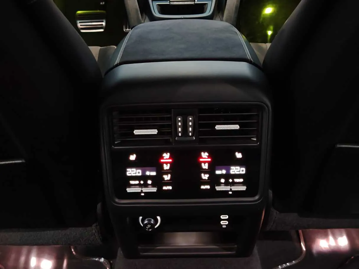 Car image 31