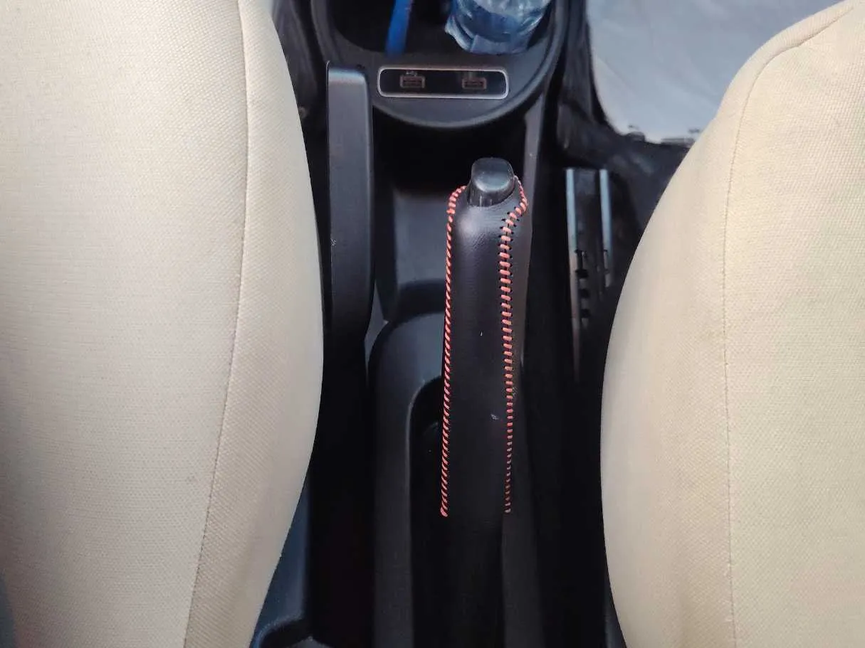 Car image 25