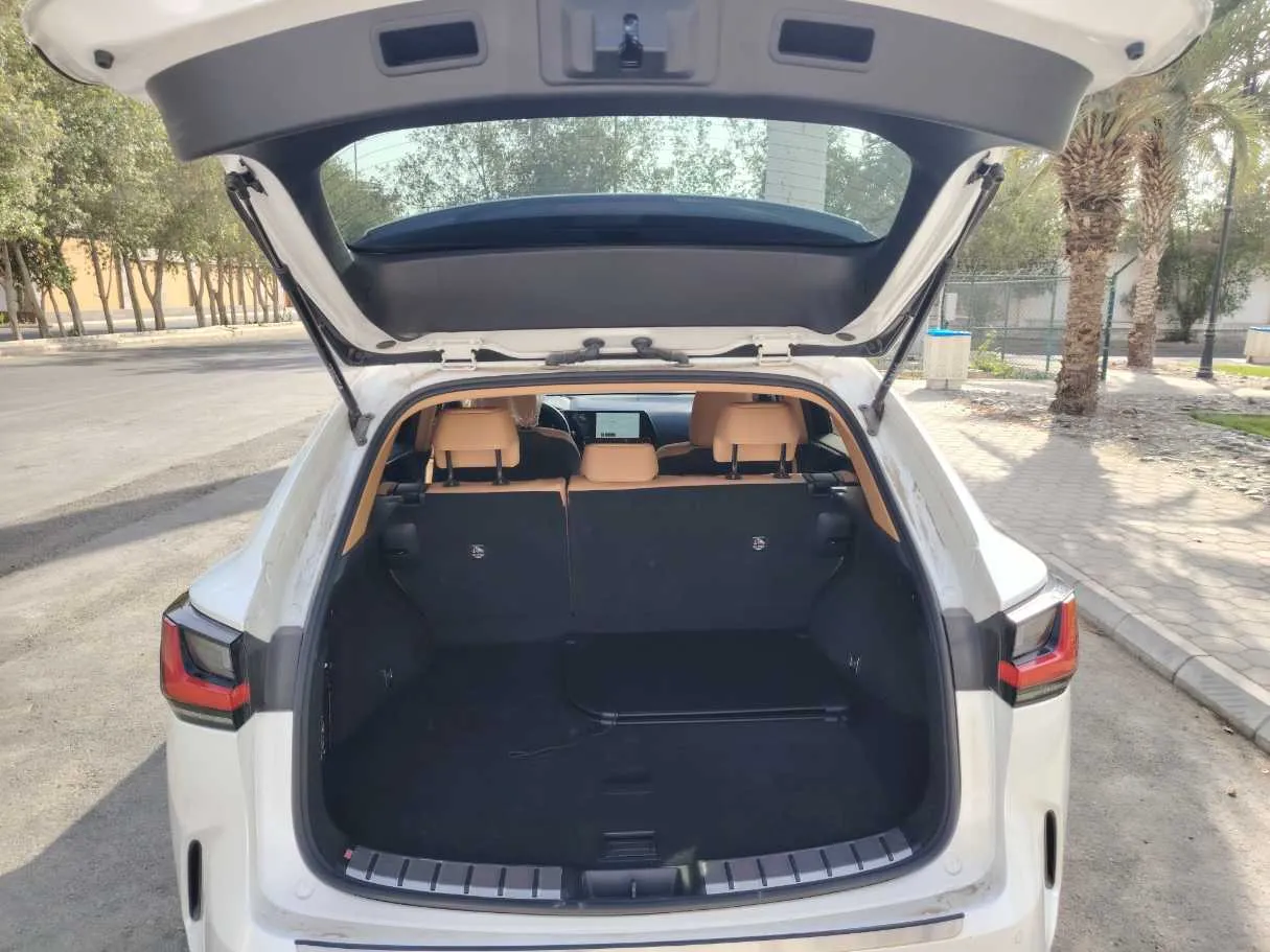 Car image 23