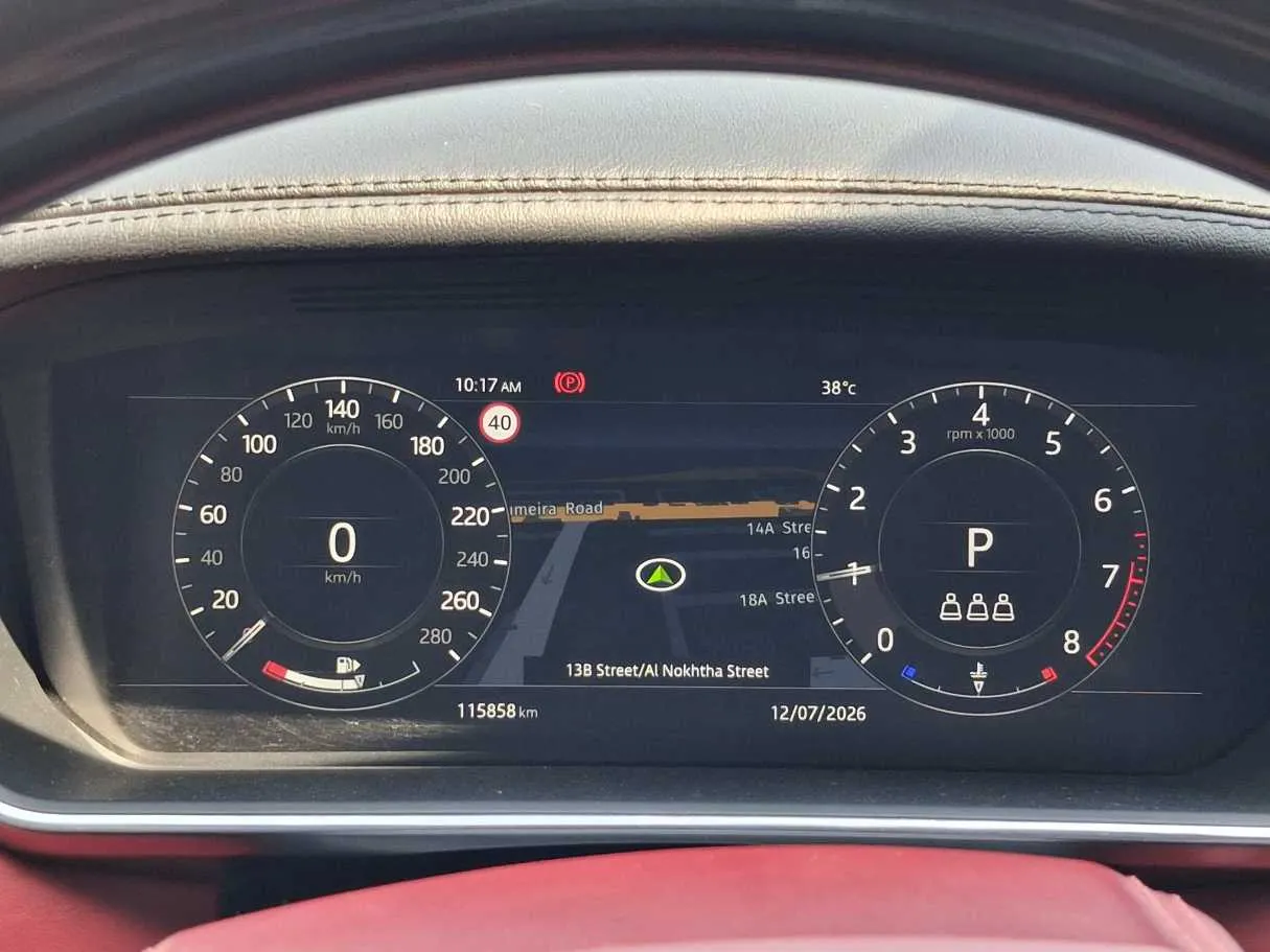 Car image 19