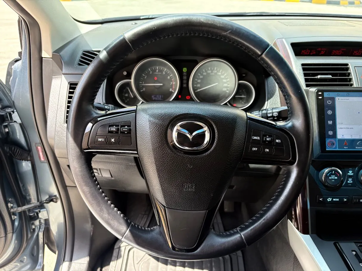 Car image 19