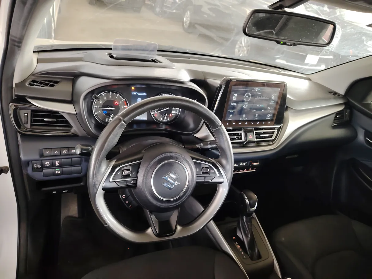 Car image 13