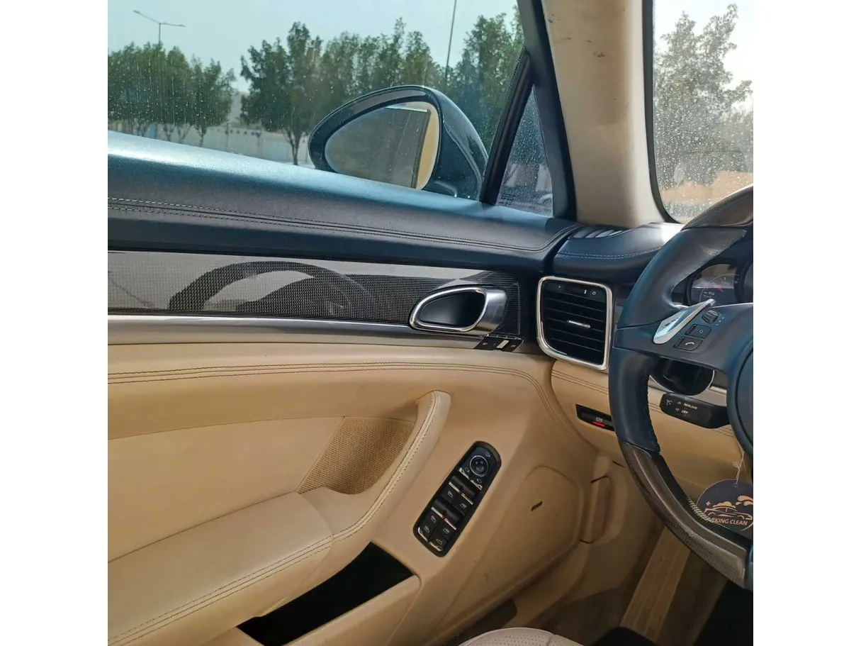 Car image 27