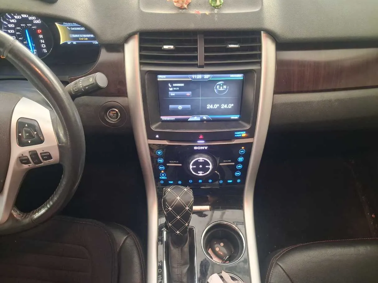 Car image 17