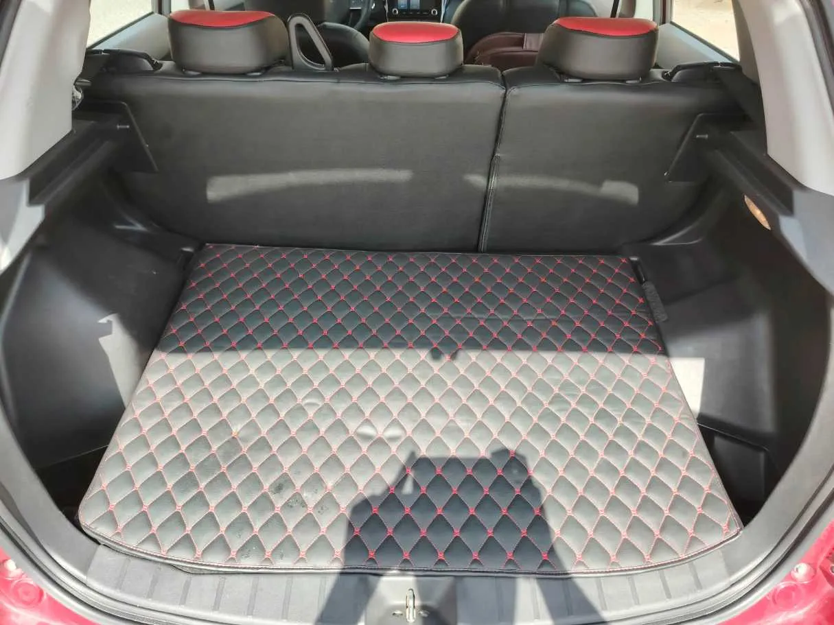 Car image 30