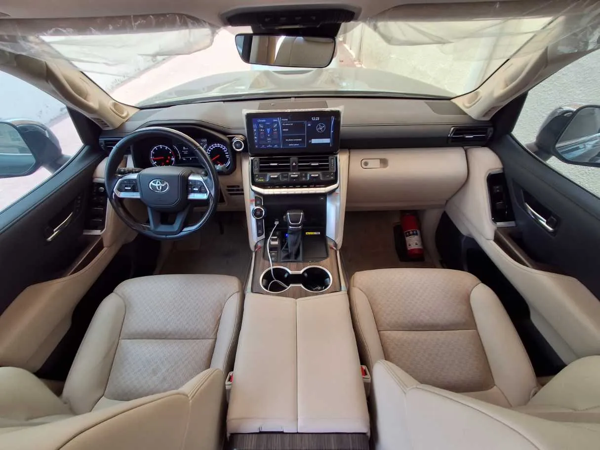 Car image 20