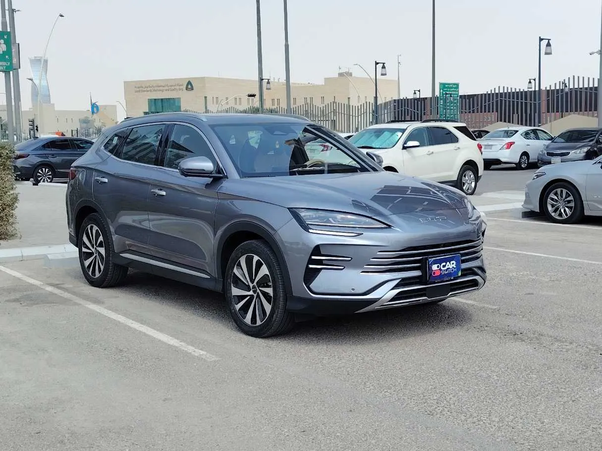 Car image 3