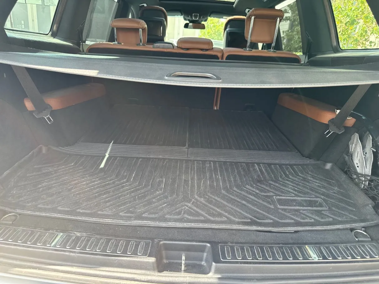Car image 24