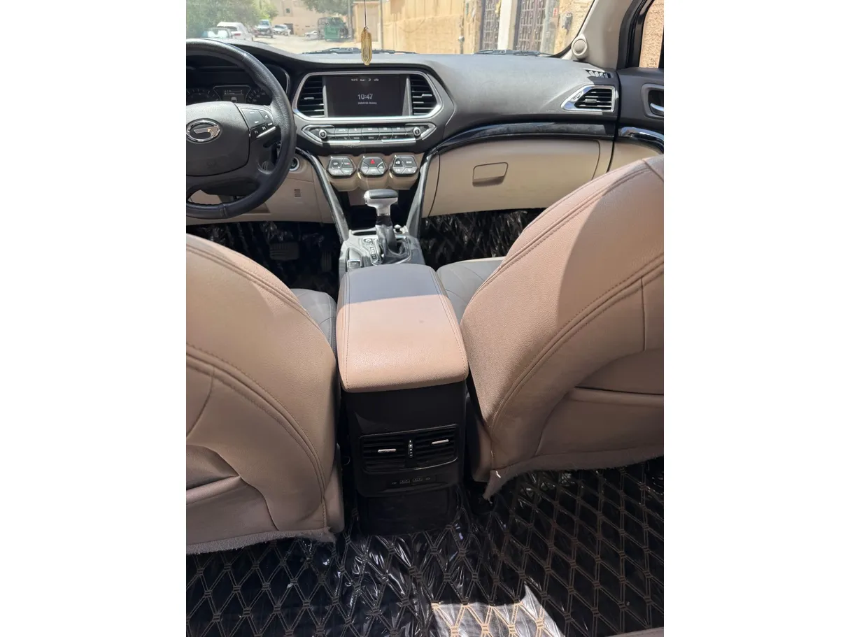 Car image 21