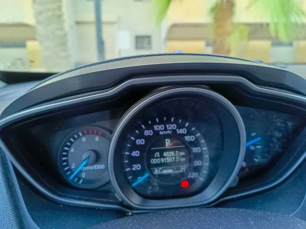 Car image 25
