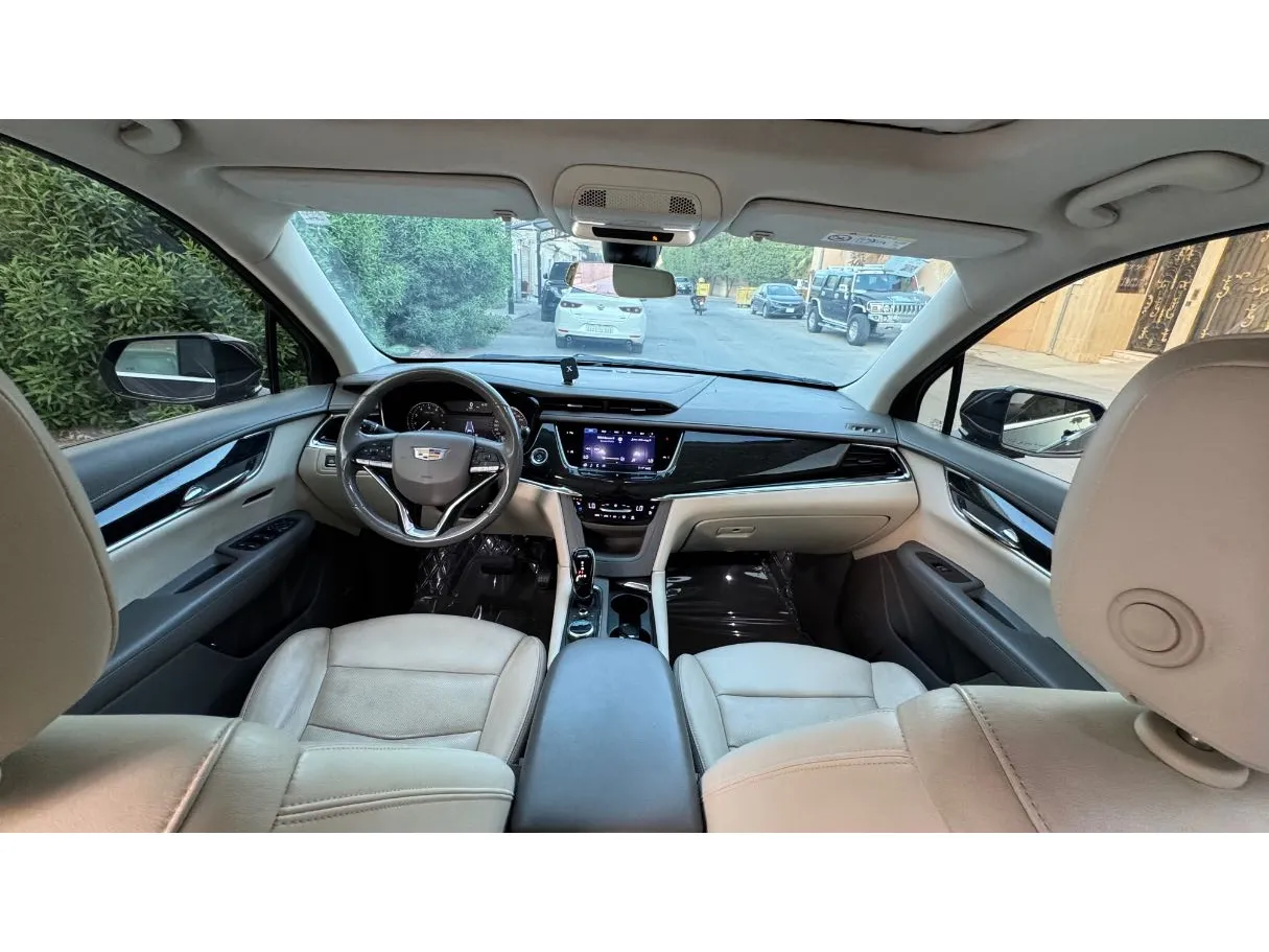 Car image 15