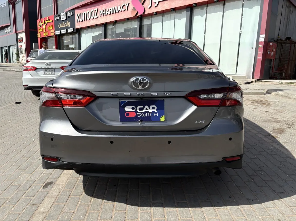 Car image 6