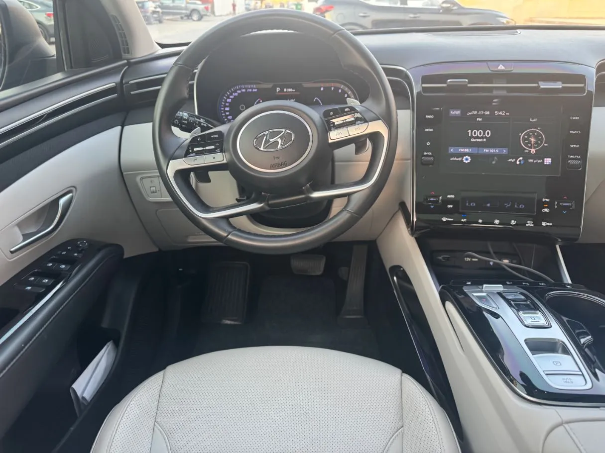 Car image 18