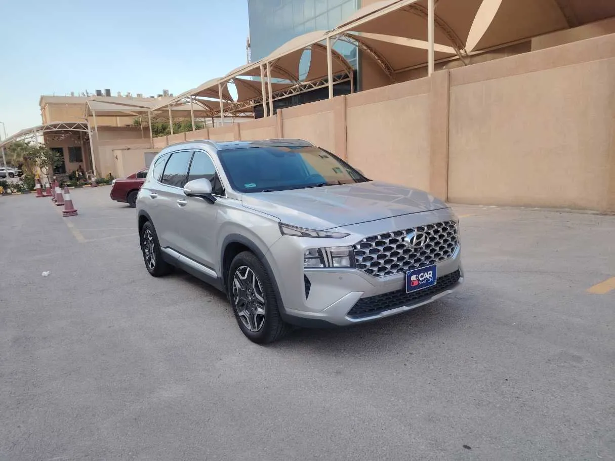 Car image 3