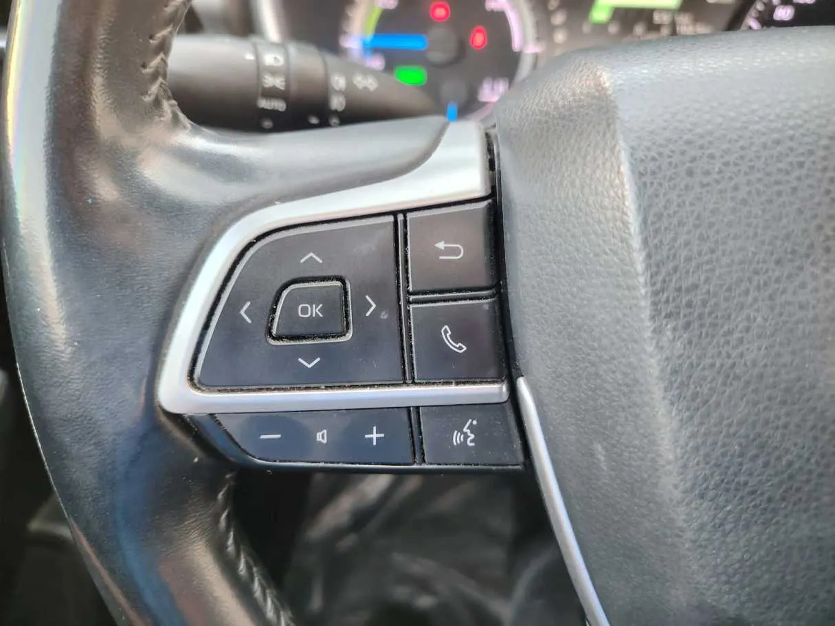 Car image 42