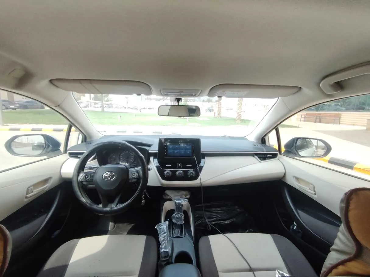 Car image 18