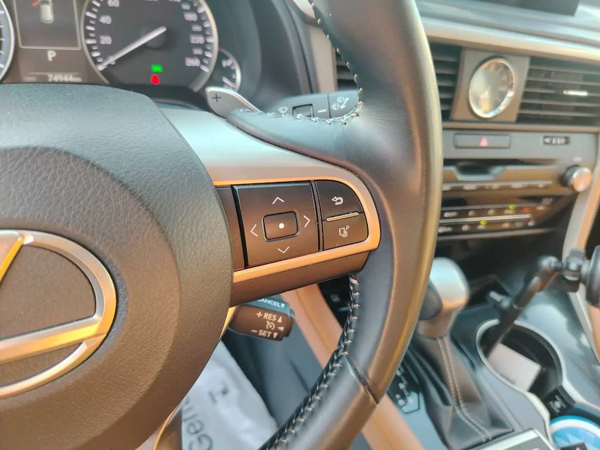 Car image 43