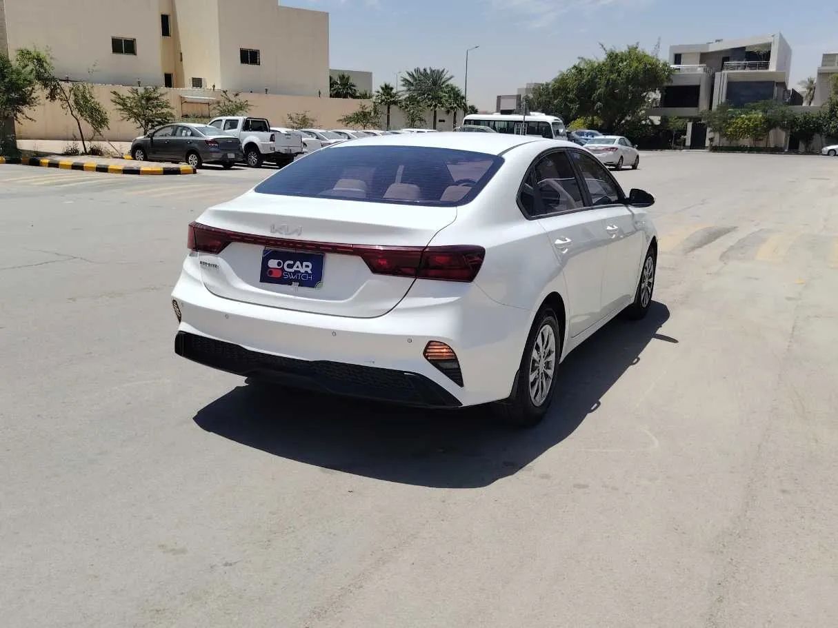 Car image 5