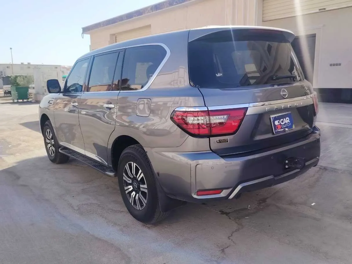 Car image 7