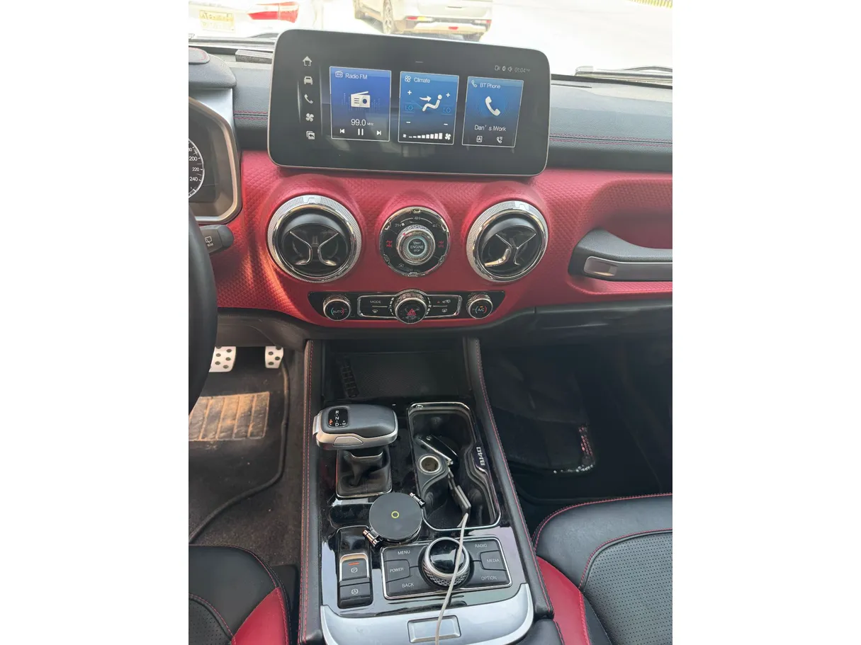 Car image 15