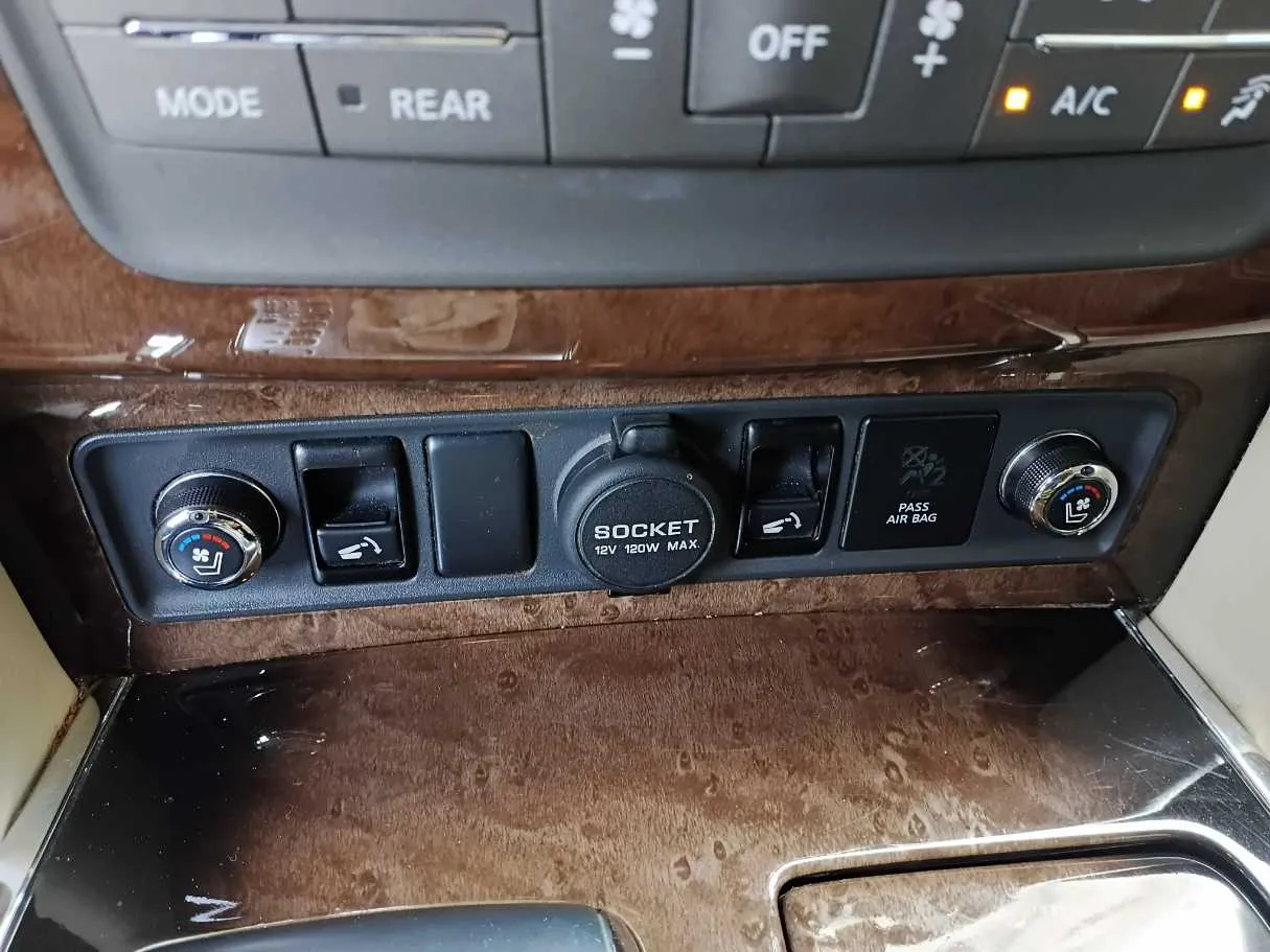 Car image 23
