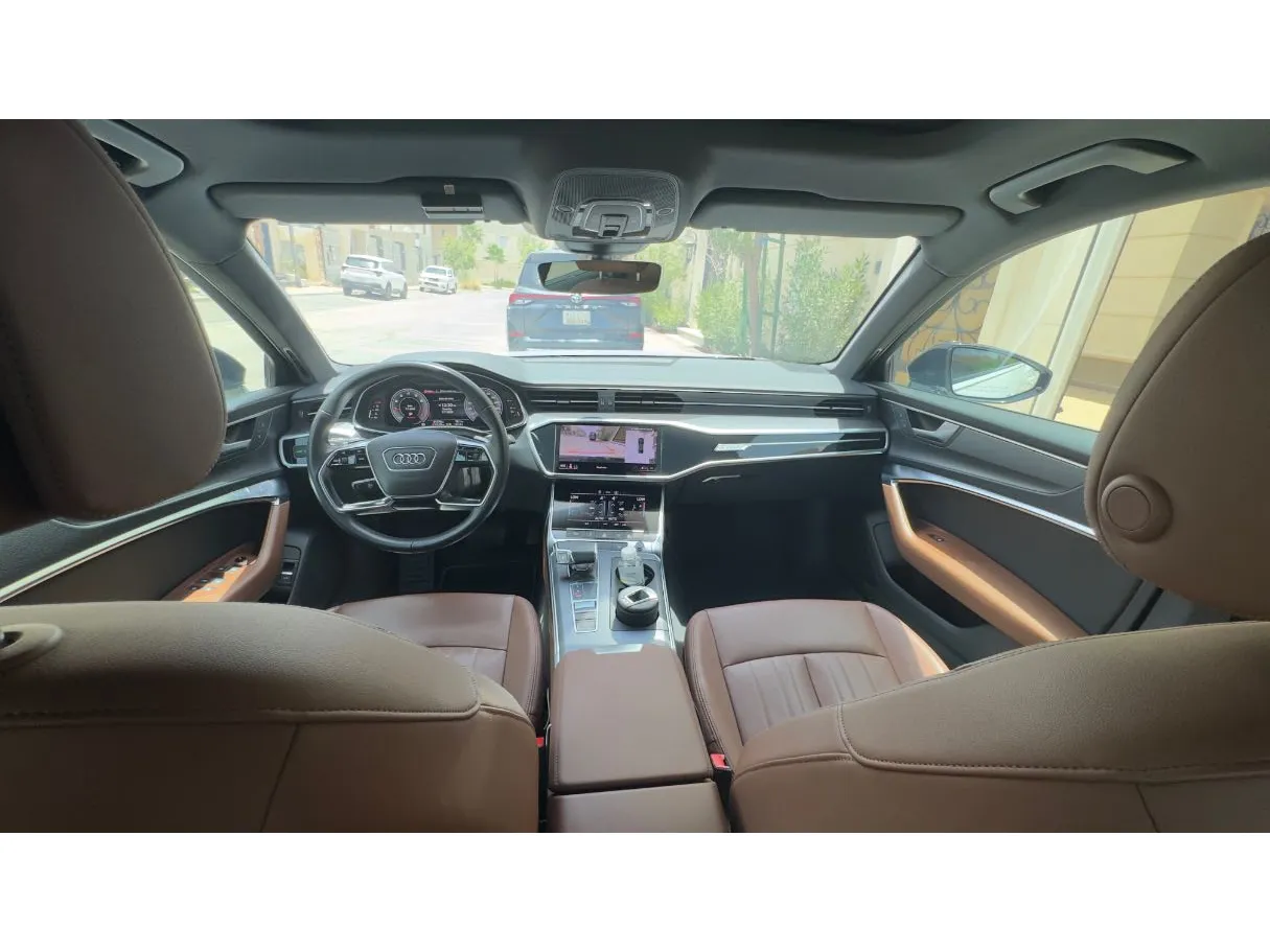 Car image 16