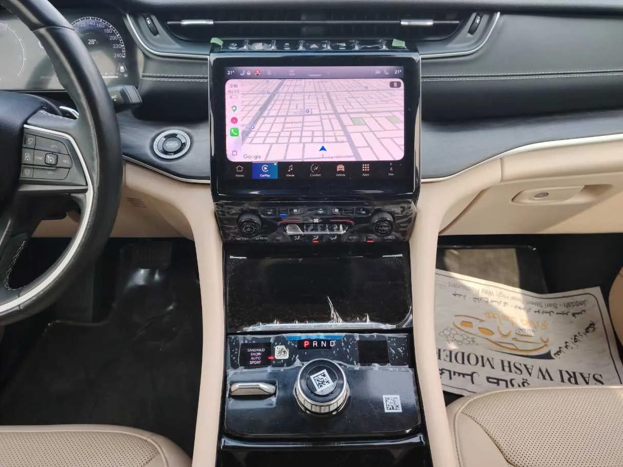 Car image 17